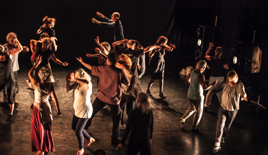 Age on stage met een lange titel